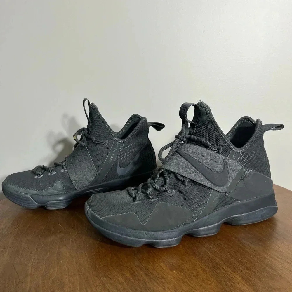 Nike Lebron James‎ XIV Limited size 10